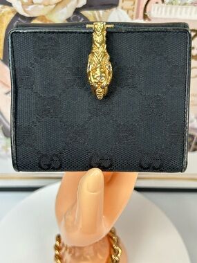 Gucci Canvas/Leather Bifold Wallet 😍